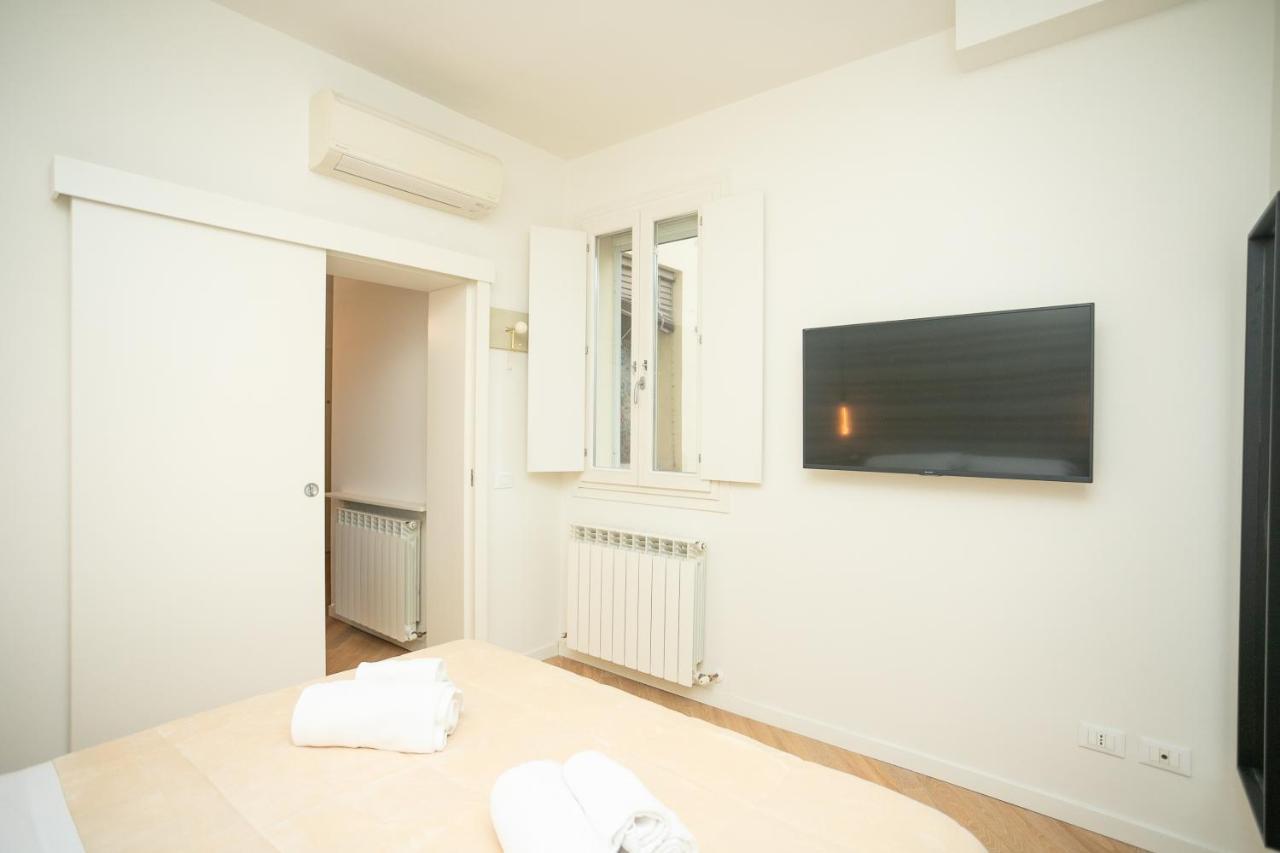 Modena Centro Junior Suite Exterior foto